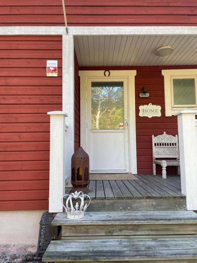 Villa Charmigt Hus Pa Vindoe Stoccolma Esterno foto