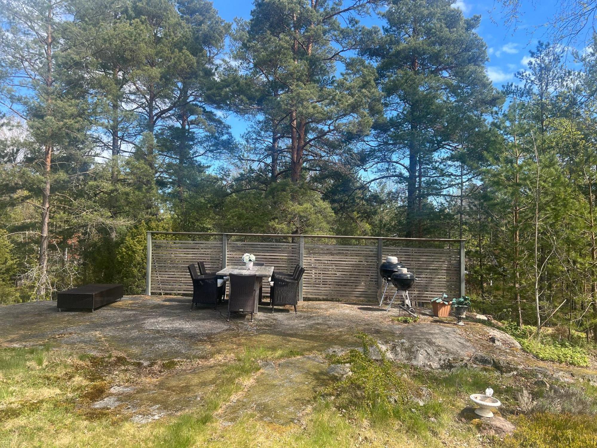 Villa Charmigt Hus Pa Vindoe Stoccolma Esterno foto